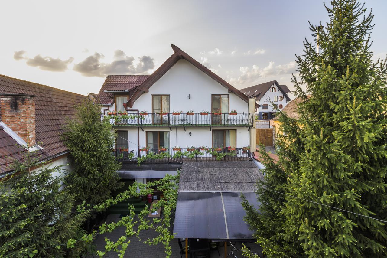Gasthof Sara Sibiu Exteriör bild