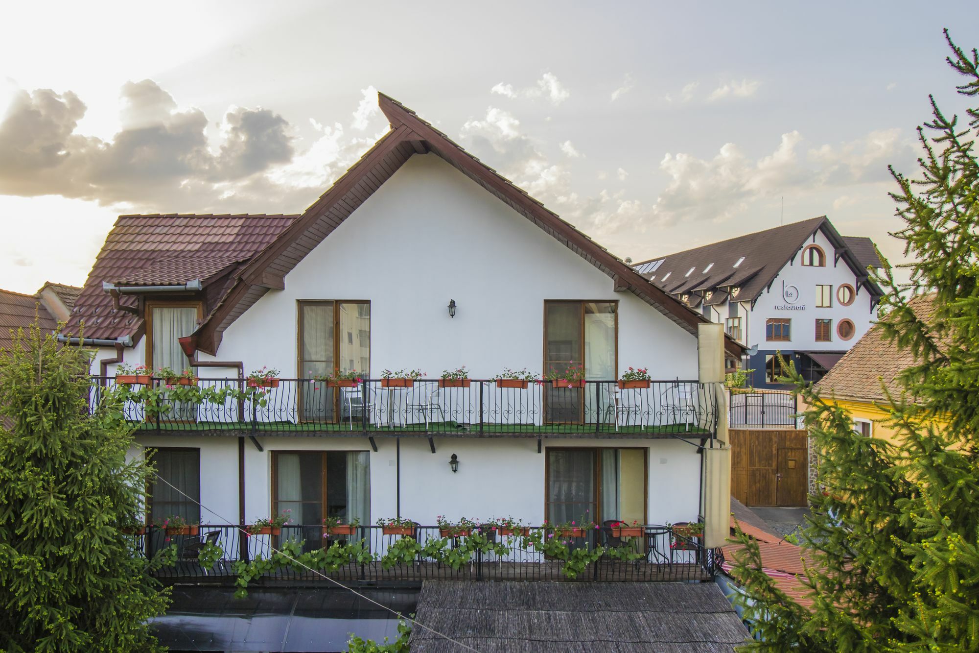 Gasthof Sara Sibiu Exteriör bild